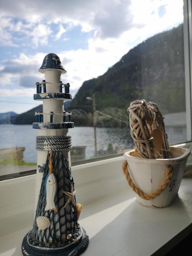 Old School Pa Eidslandet - Exclusive Apartment Buitenkant foto